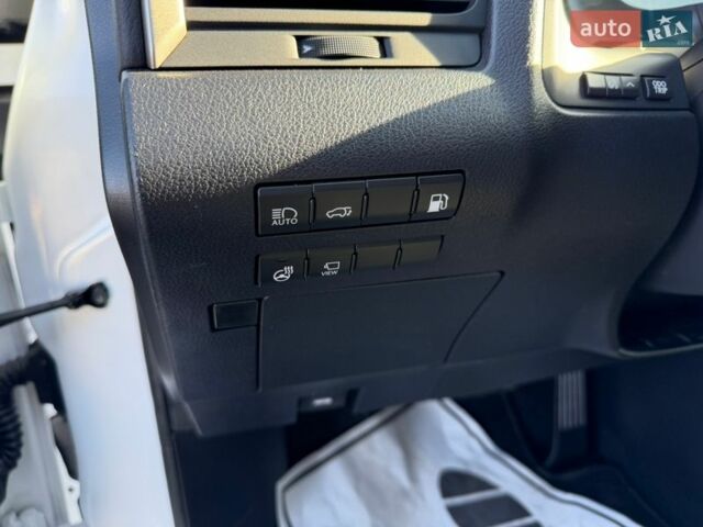 Білий Лексус РХ, об'ємом двигуна 3.5 л та пробігом 41 тис. км за 46500 $, фото 25 на Automoto.ua