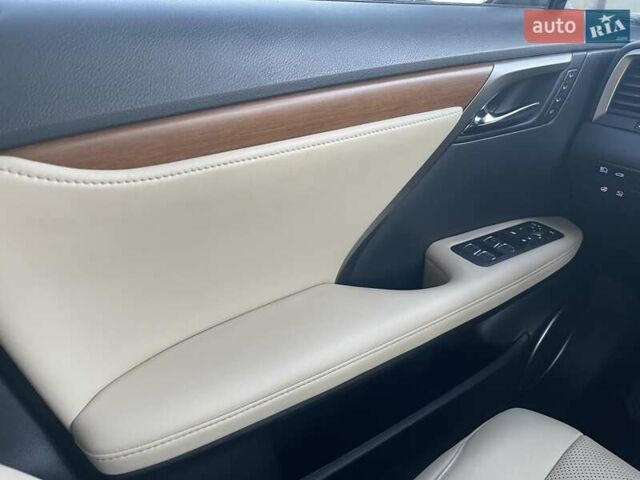 Белый Лексус РХ, объемом двигателя 3.5 л и пробегом 28 тыс. км за 56000 $, фото 20 на Automoto.ua