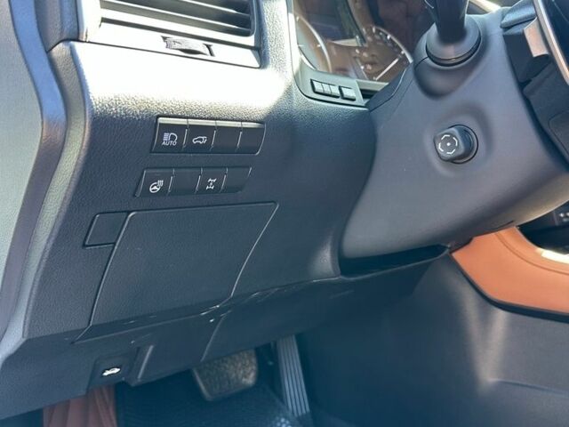 Білий Лексус РХ, об'ємом двигуна 2 л та пробігом 43 тис. км за 53200 $, фото 49 на Automoto.ua