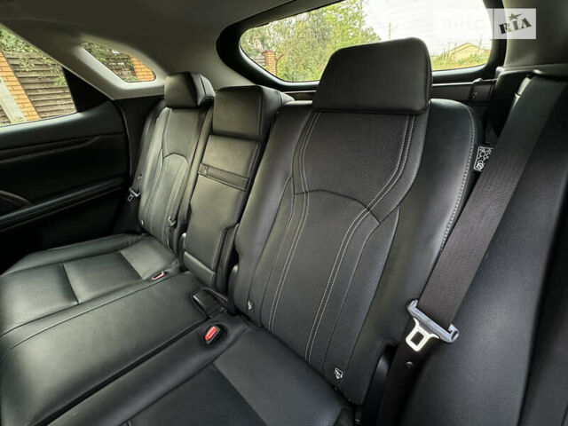 Белый Лексус РХ, объемом двигателя 2 л и пробегом 6 тыс. км за 57500 $, фото 48 на Automoto.ua