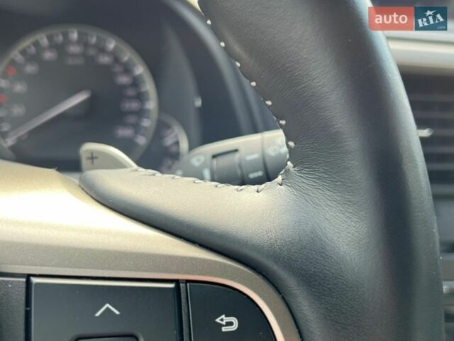 Белый Лексус РХ, объемом двигателя 2 л и пробегом 31 тыс. км за 53900 $, фото 19 на Automoto.ua