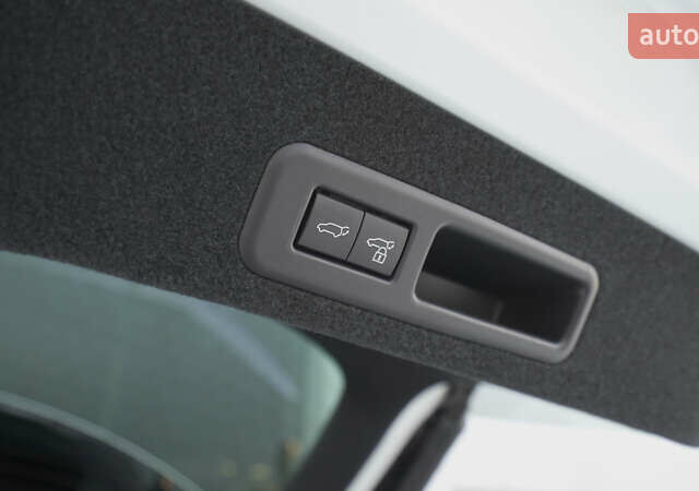 Білий Лексус РХ, об'ємом двигуна 2 л та пробігом 33 тис. км за 48299 $, фото 10 на Automoto.ua