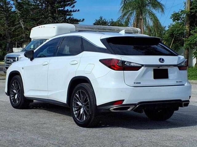 Белый Лексус РХ, объемом двигателя 3.5 л и пробегом 28 тыс. км за 20100 $, фото 1 на Automoto.ua
