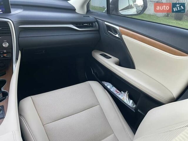 Белый Лексус РХ, объемом двигателя 3.5 л и пробегом 28 тыс. км за 56000 $, фото 28 на Automoto.ua