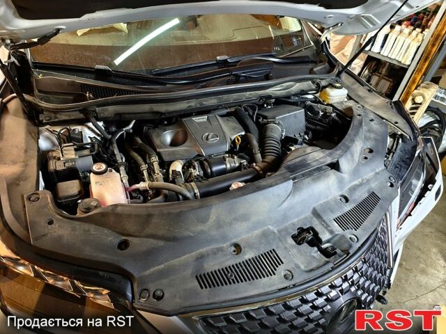 Білий Лексус РХ, об'ємом двигуна 2 л та пробігом 30 тис. км за 29000 $, фото 10 на Automoto.ua