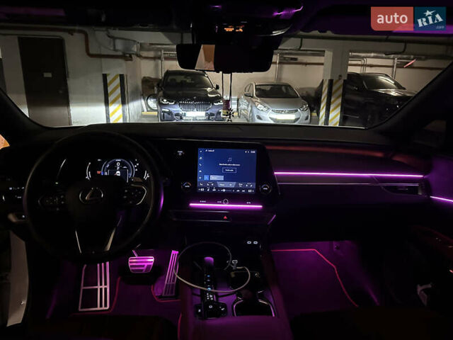 Білий Лексус РХ, об'ємом двигуна 2.4 л та пробігом 53 тис. км за 63500 $, фото 5 на Automoto.ua