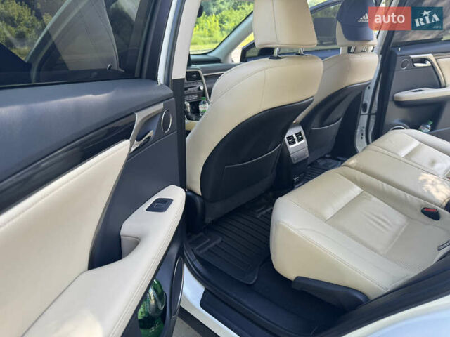 Белый Лексус РХ, объемом двигателя 3.46 л и пробегом 30 тыс. км за 58000 $, фото 15 на Automoto.ua