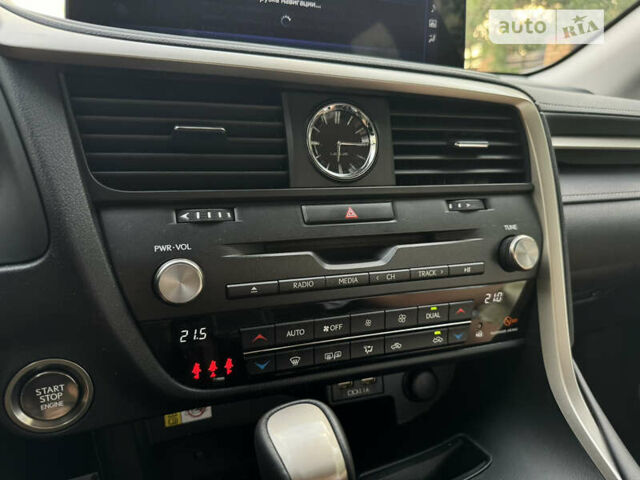 Белый Лексус РХ, объемом двигателя 2 л и пробегом 6 тыс. км за 57500 $, фото 58 на Automoto.ua