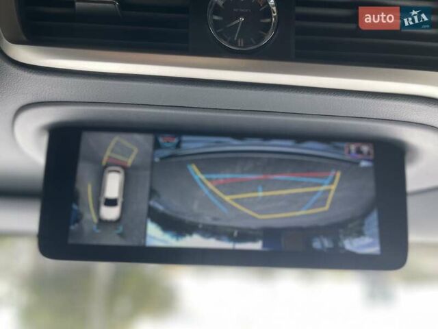 Белый Лексус РХ, объемом двигателя 3.5 л и пробегом 28 тыс. км за 56000 $, фото 48 на Automoto.ua