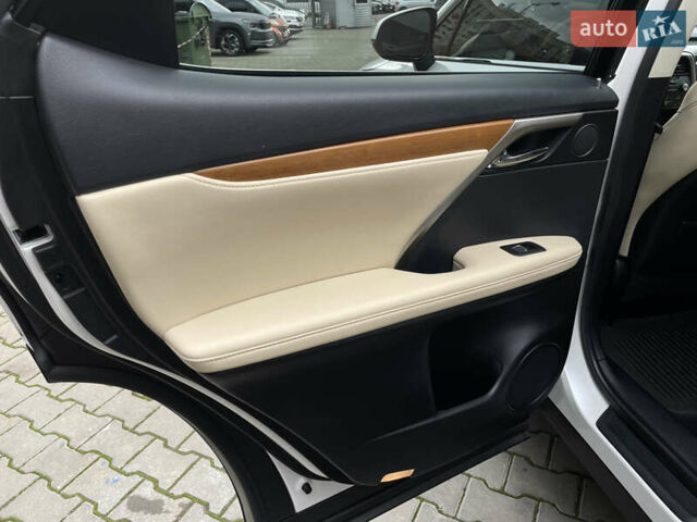 Белый Лексус РХ, объемом двигателя 3.46 л и пробегом 35 тыс. км за 41500 $, фото 20 на Automoto.ua