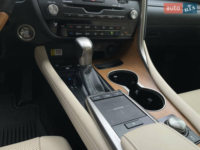 Белый Лексус РХ, объемом двигателя 3.46 л и пробегом 35 тыс. км за 41500 $, фото 19 на Automoto.ua