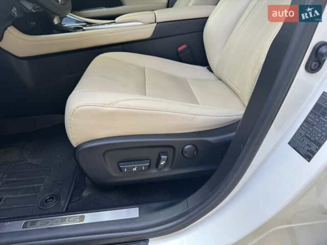 Білий Лексус РХ, об'ємом двигуна 3.46 л та пробігом 24 тис. км за 59500 $, фото 31 на Automoto.ua