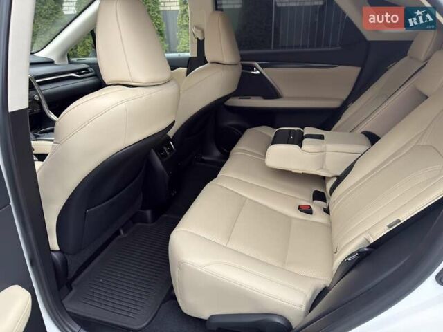 Белый Лексус РХ, объемом двигателя 2 л и пробегом 5 тыс. км за 52500 $, фото 21 на Automoto.ua