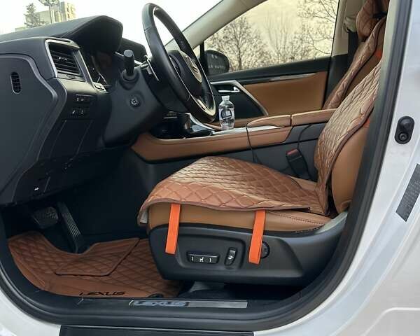 Белый Лексус РХ, объемом двигателя 2 л и пробегом 43 тыс. км за 53999 $, фото 26 на Automoto.ua