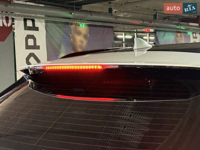 Белый Лексус РХ, объемом двигателя 3.46 л и пробегом 28 тыс. км за 53900 $, фото 20 на Automoto.ua