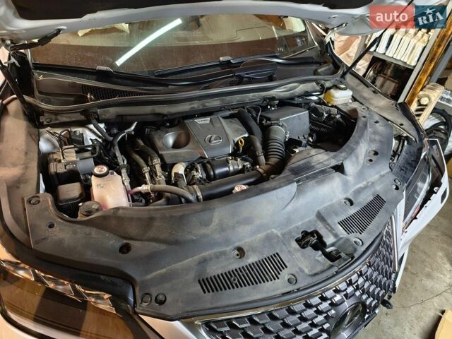 Білий Лексус РХ, об'ємом двигуна 2 л та пробігом 30 тис. км за 28500 $, фото 10 на Automoto.ua