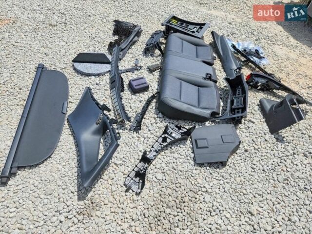 Білий Лексус РХ, об'ємом двигуна 2.5 л та пробігом 1 тис. км за 45000 $, фото 12 на Automoto.ua