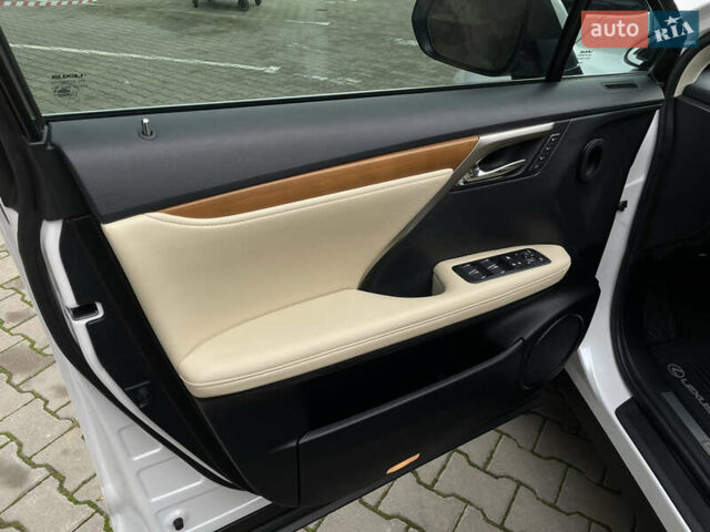 Белый Лексус РХ, объемом двигателя 3.46 л и пробегом 35 тыс. км за 41500 $, фото 8 на Automoto.ua