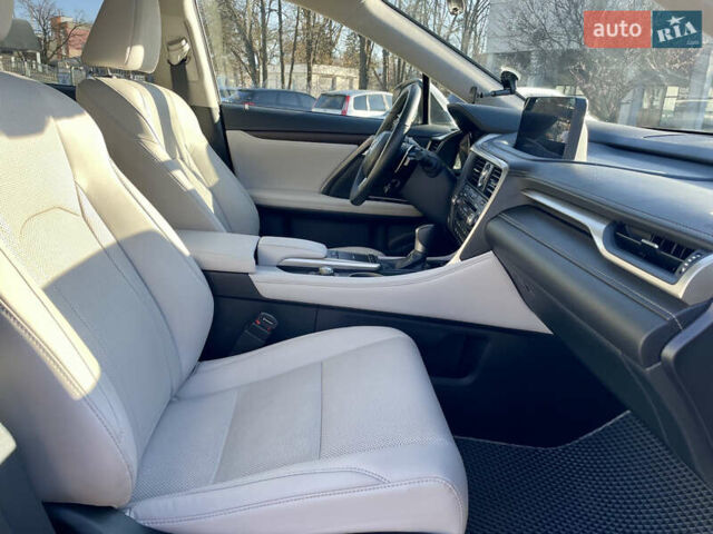 Белый Лексус РХ, объемом двигателя 3.46 л и пробегом 35 тыс. км за 61700 $, фото 39 на Automoto.ua