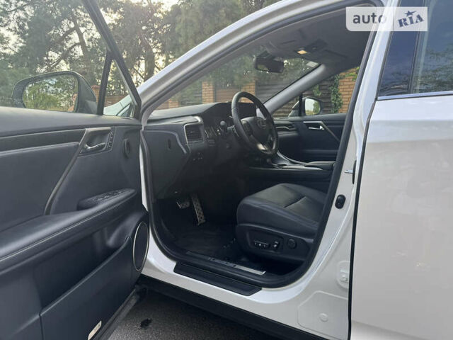 Белый Лексус РХ, объемом двигателя 2 л и пробегом 6 тыс. км за 57500 $, фото 23 на Automoto.ua