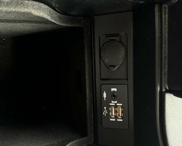 Белый Лексус РХ, объемом двигателя 2 л и пробегом 6 тыс. км за 57500 $, фото 60 на Automoto.ua