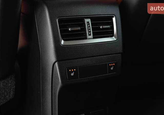 Білий Лексус РХ, об'ємом двигуна 2 л та пробігом 33 тис. км за 48299 $, фото 35 на Automoto.ua