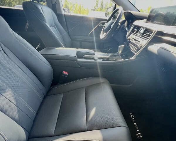 Белый Лексус РХ, объемом двигателя 3.5 л и пробегом 102 тыс. км за 60000 $, фото 5 на Automoto.ua