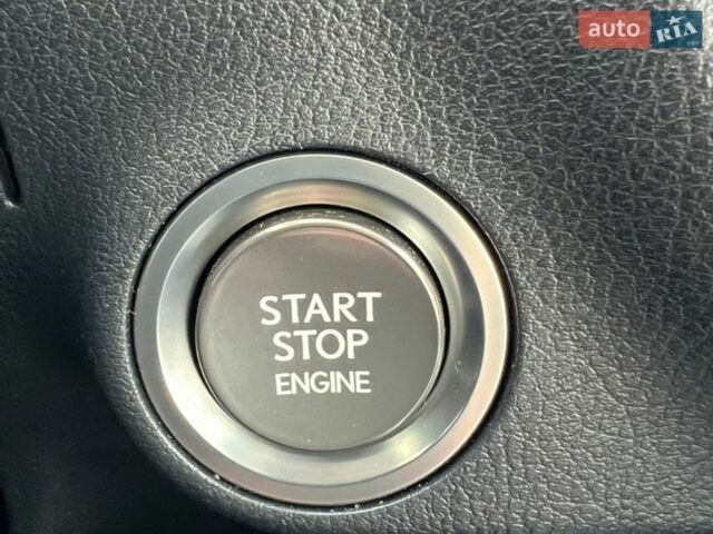 Белый Лексус РХ, объемом двигателя 2 л и пробегом 31 тыс. км за 53900 $, фото 31 на Automoto.ua