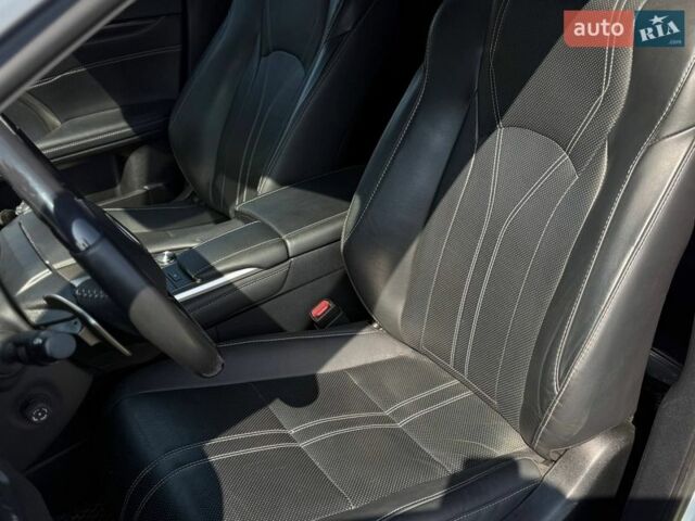 Белый Лексус РХ, объемом двигателя 3.5 л и пробегом 63 тыс. км за 58500 $, фото 8 на Automoto.ua