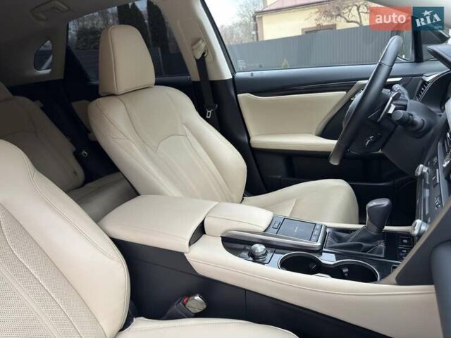 Белый Лексус РХ, объемом двигателя 2 л и пробегом 5 тыс. км за 52500 $, фото 25 на Automoto.ua