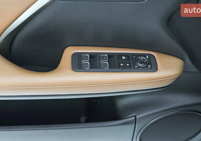 Білий Лексус РХ, об'ємом двигуна 2 л та пробігом 33 тис. км за 48299 $, фото 13 на Automoto.ua