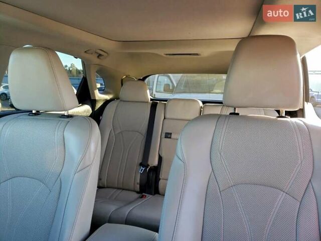 Білий Лексус РХ, об'ємом двигуна 2.5 л та пробігом 75 тис. км за 16700 $, фото 9 на Automoto.ua