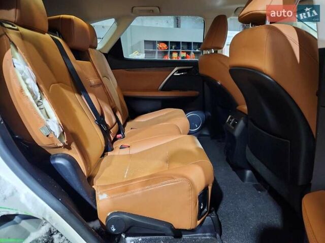 Белый Лексус РХ, объемом двигателя 0 л и пробегом 46 тыс. км за 13500 $, фото 9 на Automoto.ua