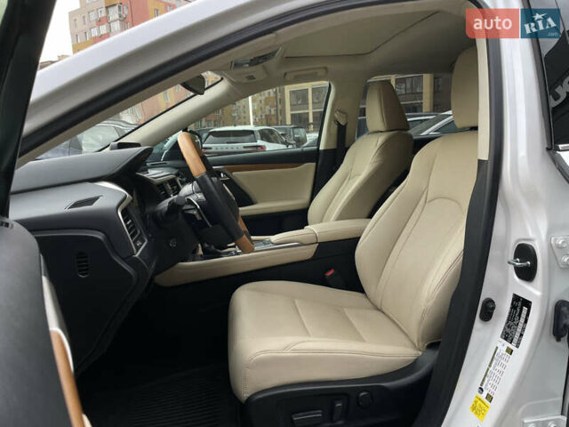 Белый Лексус РХ, объемом двигателя 3.46 л и пробегом 35 тыс. км за 41500 $, фото 12 на Automoto.ua