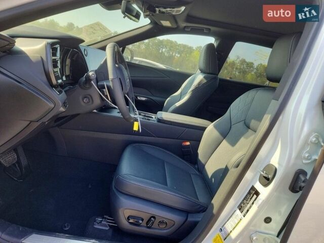 Білий Лексус РХ, об'ємом двигуна 2.5 л та пробігом 1 тис. км за 45000 $, фото 6 на Automoto.ua