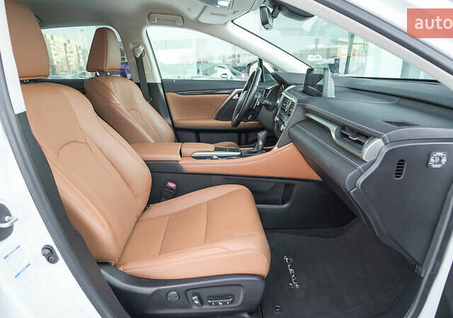 Білий Лексус РХ, об'ємом двигуна 2 л та пробігом 33 тис. км за 48299 $, фото 5 на Automoto.ua