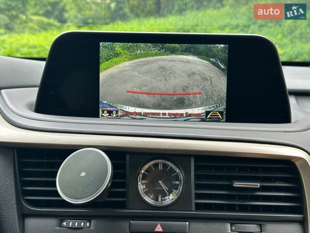 Білий Лексус РХ, об'ємом двигуна 2 л та пробігом 70 тис. км за 45990 $, фото 65 на Automoto.ua