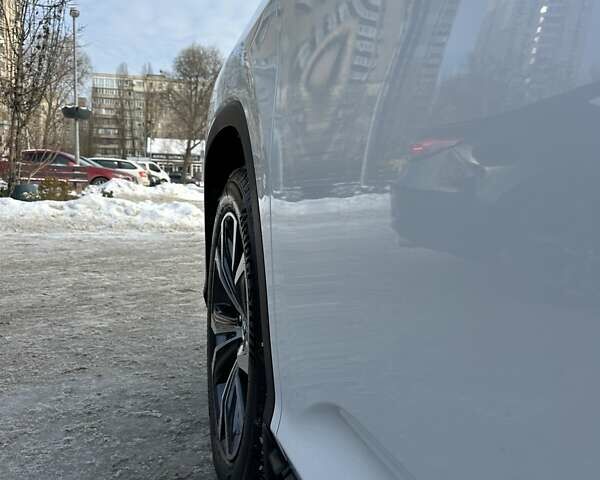 Белый Лексус РХ, объемом двигателя 2 л и пробегом 43 тыс. км за 53999 $, фото 24 на Automoto.ua