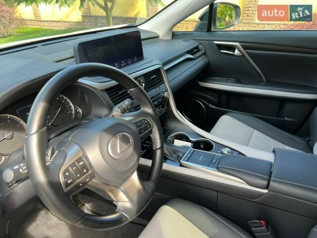 Белый Лексус РХ, объемом двигателя 2 л и пробегом 31 тыс. км за 53900 $, фото 12 на Automoto.ua