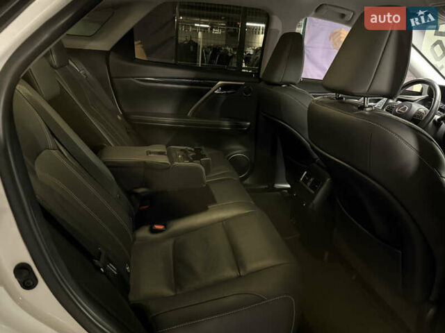 Белый Лексус РХ, объемом двигателя 3.46 л и пробегом 28 тыс. км за 53900 $, фото 5 на Automoto.ua