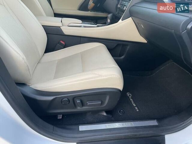 Белый Лексус РХ, объемом двигателя 3.5 л и пробегом 28 тыс. км за 56000 $, фото 31 на Automoto.ua