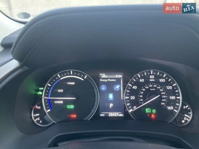 Белый Лексус РХ, объемом двигателя 3.5 л и пробегом 28 тыс. км за 56000 $, фото 18 на Automoto.ua