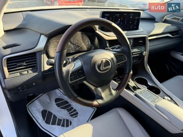 Белый Лексус РХ, объемом двигателя 3.5 л и пробегом 41 тыс. км за 46500 $, фото 26 на Automoto.ua