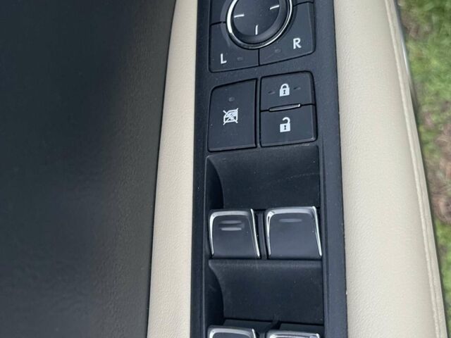 Білий Лексус РХ, об'ємом двигуна 3.5 л та пробігом 28 тис. км за 51999 $, фото 10 на Automoto.ua