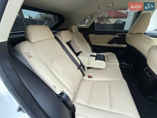 Белый Лексус РХ, объемом двигателя 2 л и пробегом 5 тыс. км за 52500 $, фото 23 на Automoto.ua