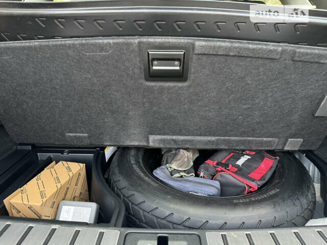 Белый Лексус РХ, объемом двигателя 2 л и пробегом 6 тыс. км за 57500 $, фото 69 на Automoto.ua