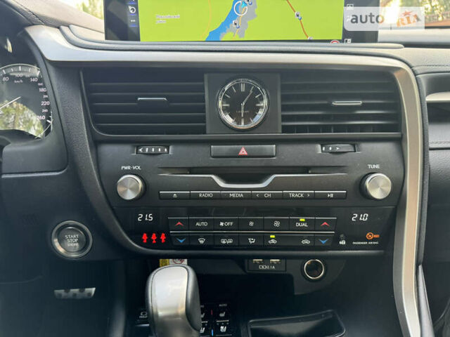 Белый Лексус РХ, объемом двигателя 2 л и пробегом 6 тыс. км за 57500 $, фото 32 на Automoto.ua