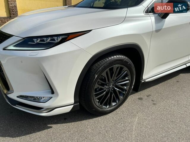 Белый Лексус РХ, объемом двигателя 2 л и пробегом 31 тыс. км за 53900 $, фото 2 на Automoto.ua