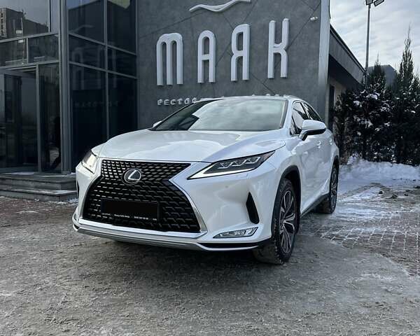 Белый Лексус РХ, объемом двигателя 2 л и пробегом 43 тыс. км за 53999 $, фото 1 на Automoto.ua