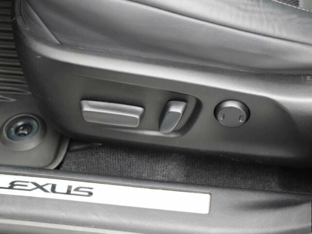 Белый Лексус РХ, объемом двигателя 3.5 л и пробегом 18 тыс. км за 42500 $, фото 10 на Automoto.ua